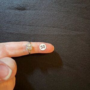 Elegant Silver Women's Square Gem Ring